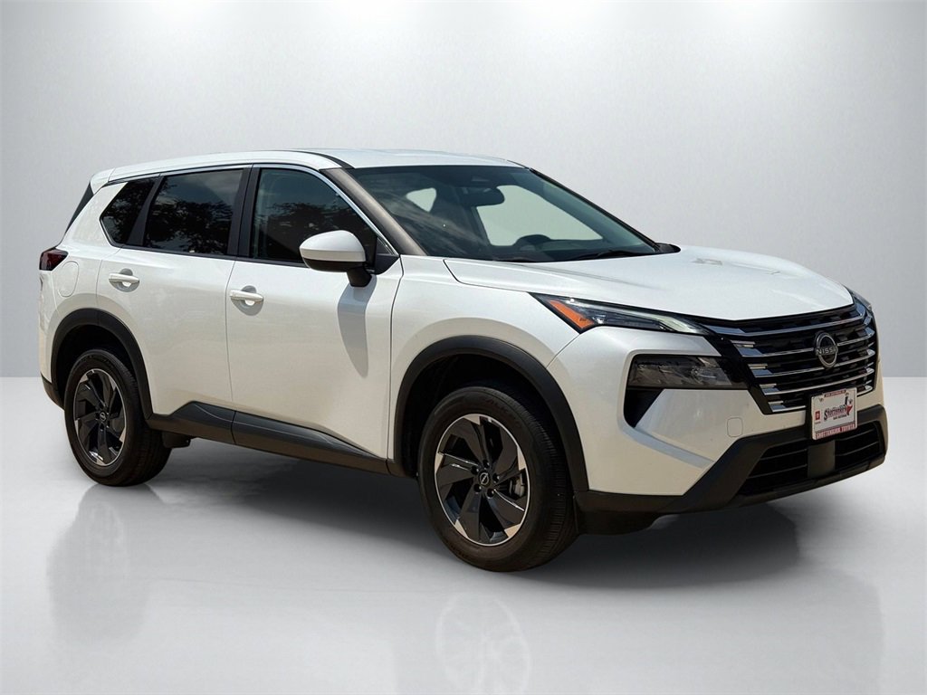 Used 2024 Nissan Rogue SV image 3