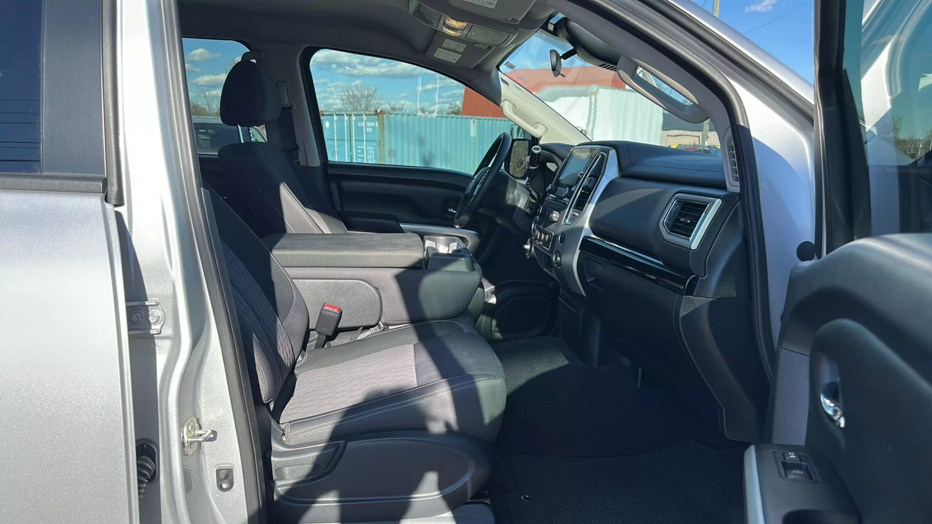 Used 2021 Nissan Titan SV w/ Off Road Protection Package image 13