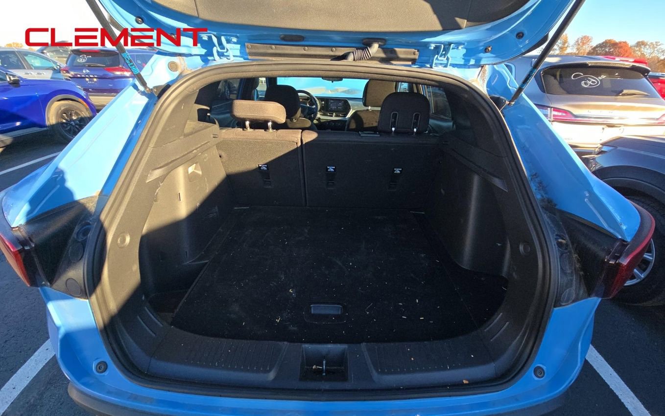 Used 2024 Chevrolet Trax RS image 2