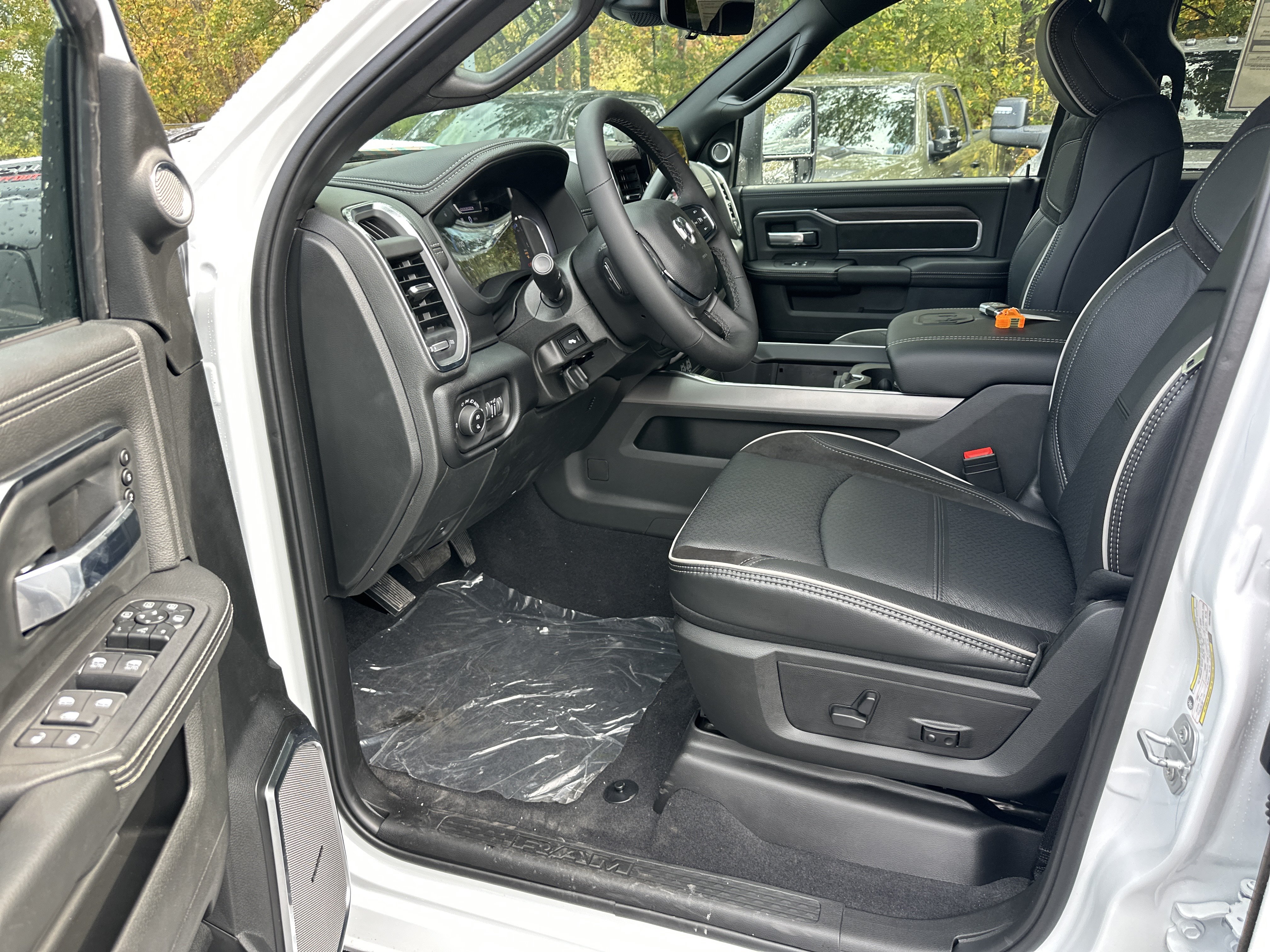 New 2027 RAM 3500 Laramie AWD/4WD image 28