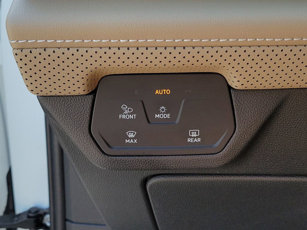 Used 2026 Volkswagen Atlas Cross Sport SE FWD image 30