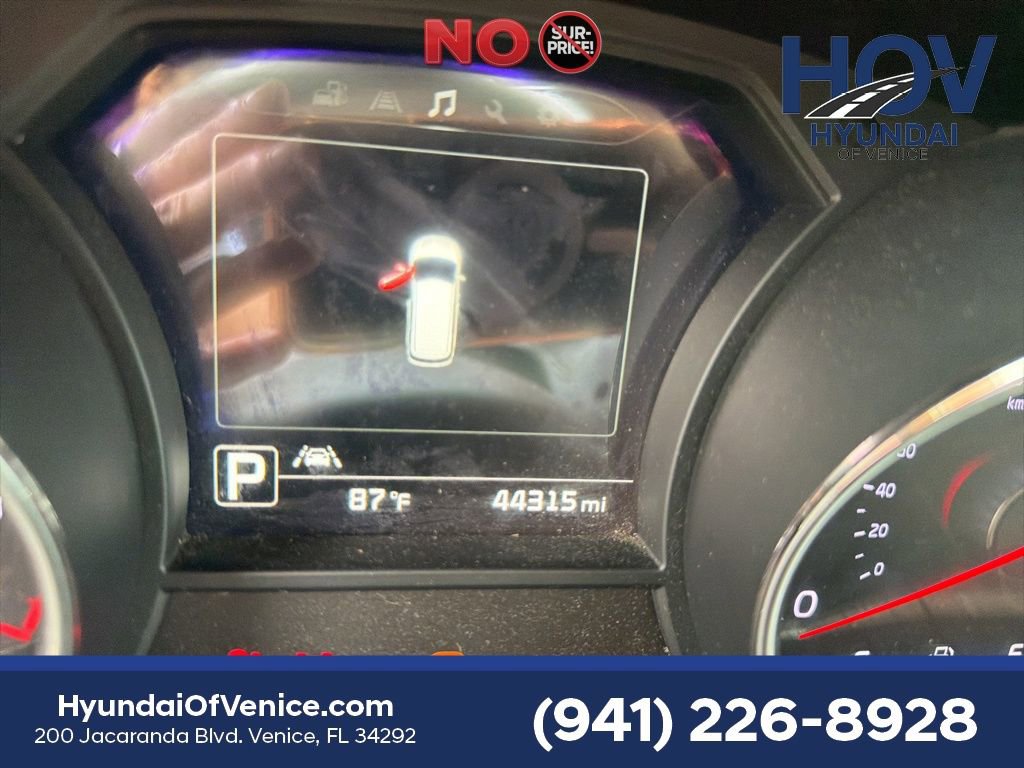 Used 2018 Kia Sedona LX w/ LX Essentials Premium Package FWD image 10