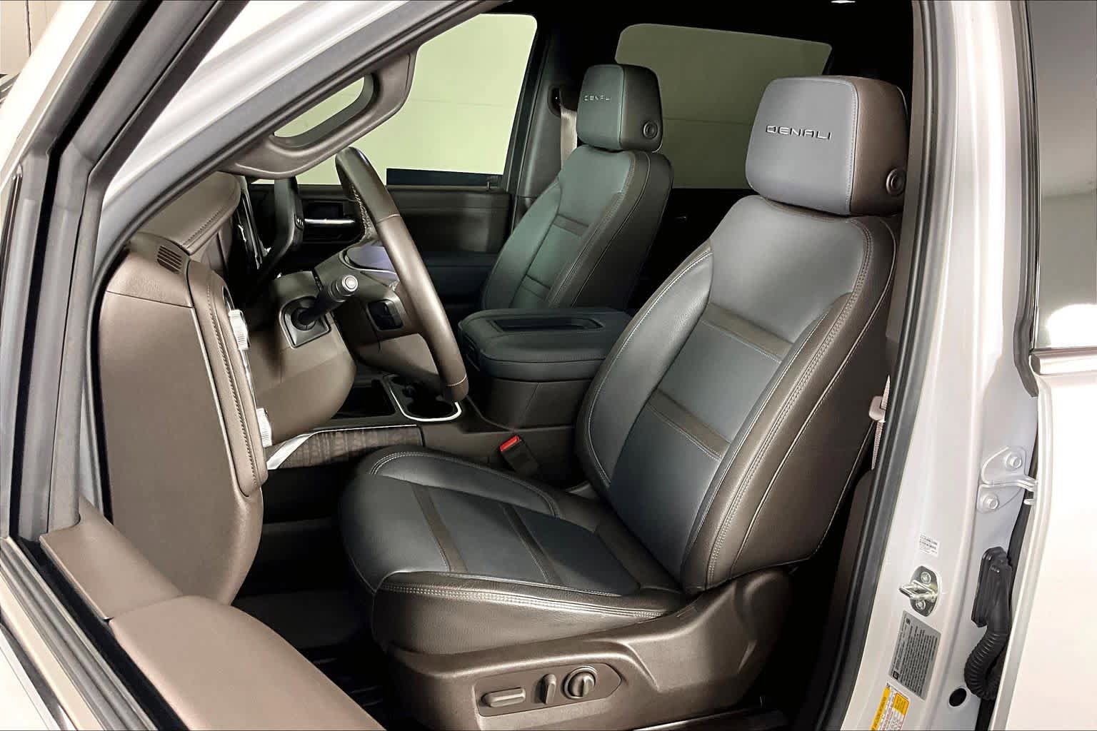 Certified 2022 GMC Sierra 2500 Denali w/ Denali Ultimate Package AWD/4WD image 8
