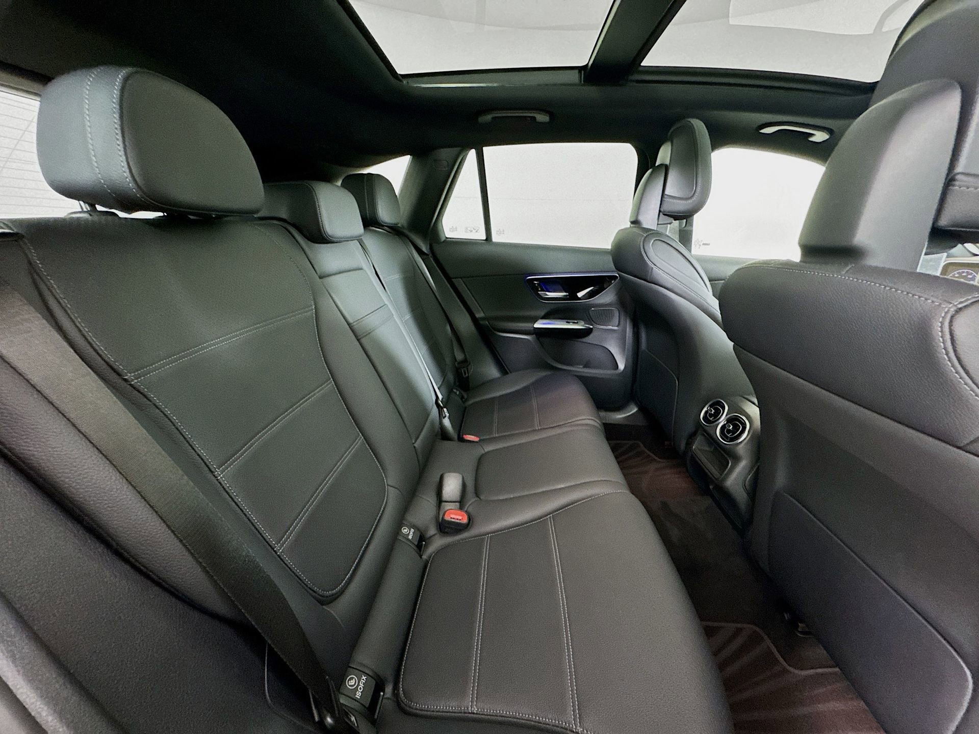 Certified 2025 Mercedes-Benz GLC 300 image 29