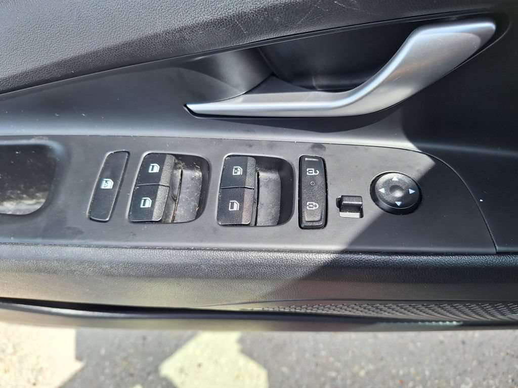 Used 2024 Hyundai Elantra Blue FWD image 20