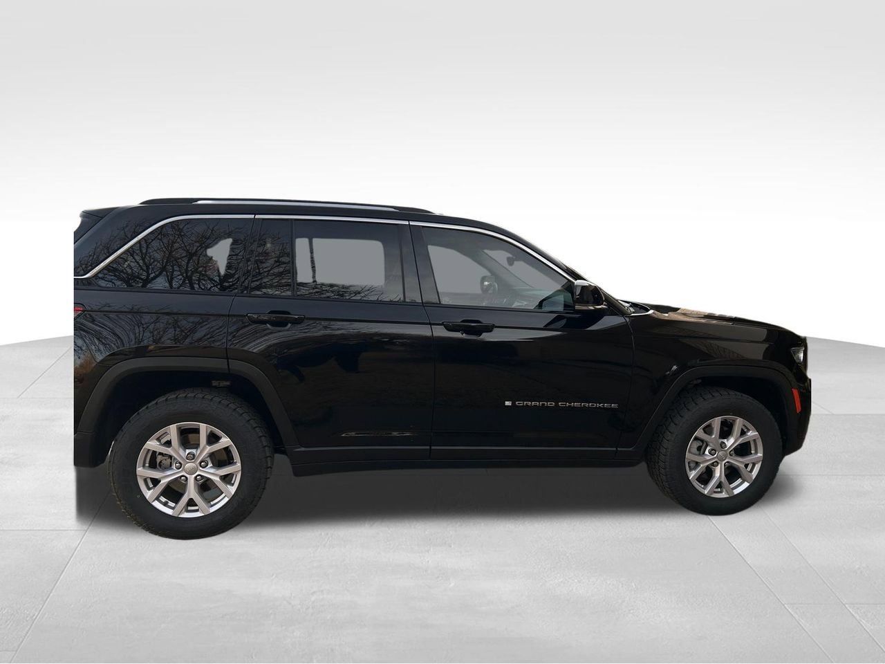 Used 2022 Jeep Grand Cherokee Limited image 12