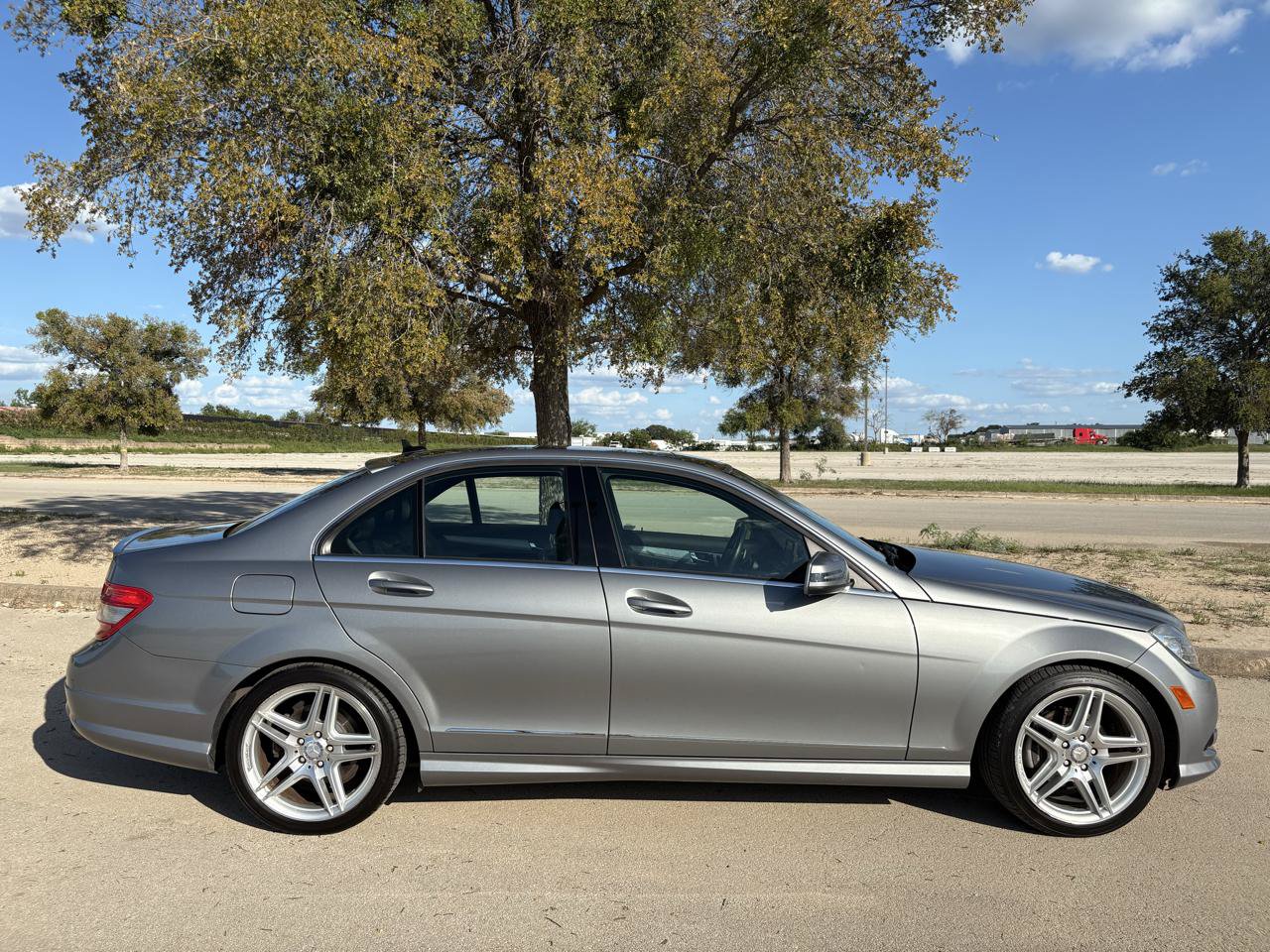 Used 2010 Mercedes-Benz C 300 Sedan image 49
