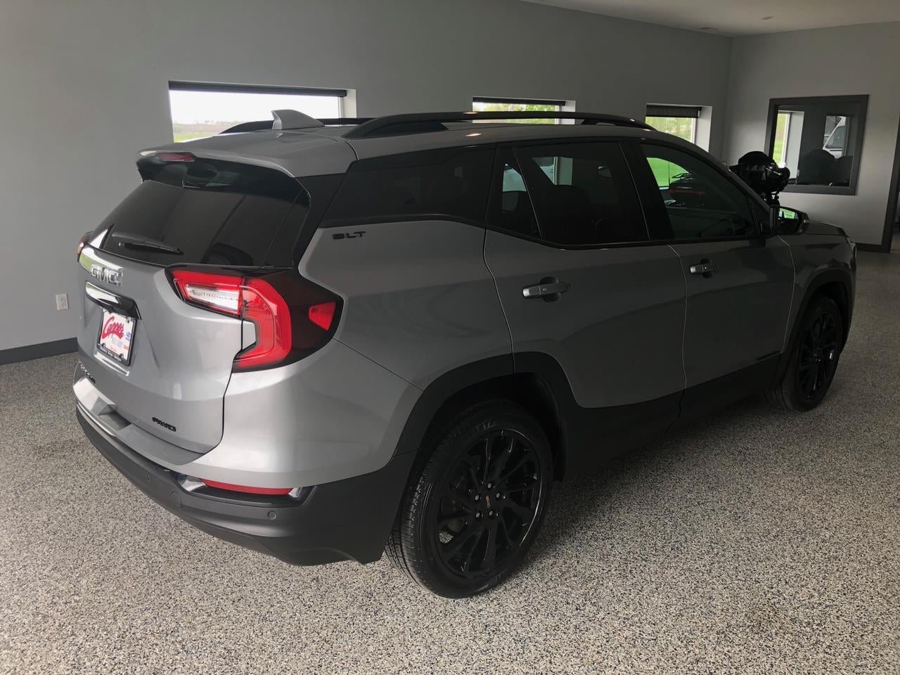 Used 2023 GMC Terrain SLT w/ Infotainment Package II AWD/4WD image 4