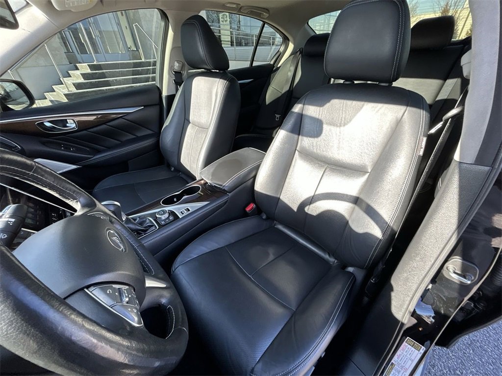 Used 2017 INFINITI Q50 3.0t Premium w/ Driver Assistance Package image 15