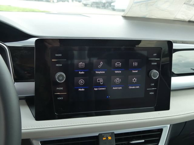 New 2026 Volkswagen Taos SE FWD image 23