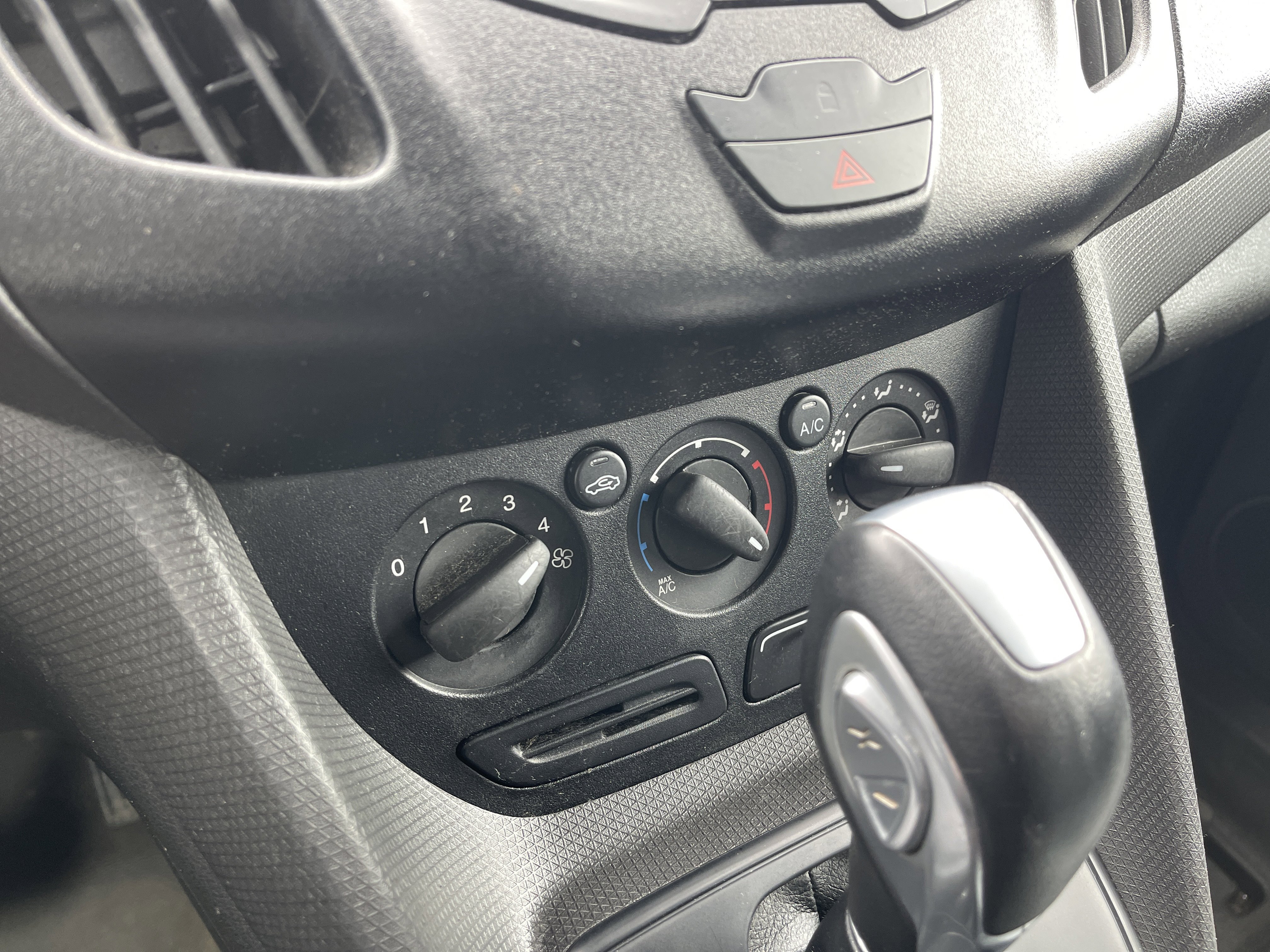 Used 2016 Ford Transit Connect XL image 17