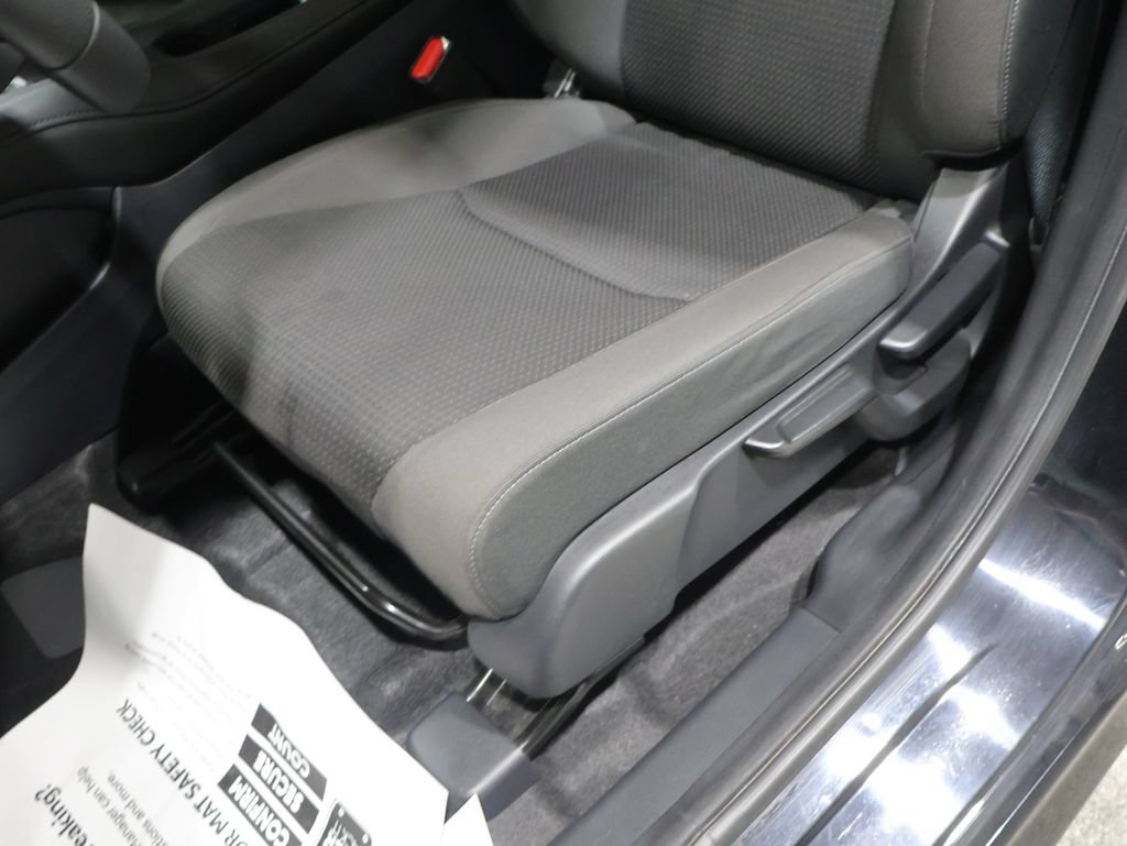 Used 2020 Honda HR-V Sport image 12