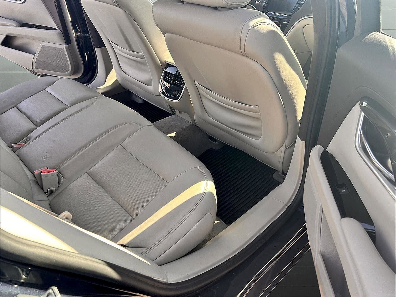 Used 2015 Cadillac XTS Luxury w/ Driver Awareness Package image 13