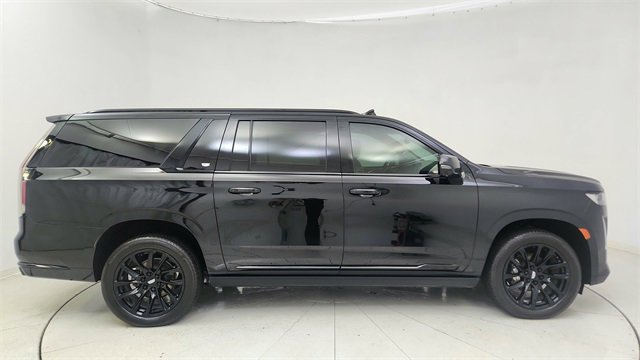 Used 2023 Cadillac Escalade ESV Sport Platinum w/ LPO, ONYX Package image 6