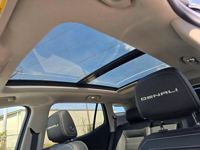 Used 2023 GMC Terrain Denali w/ Denali Premium Package AWD/4WD image 19