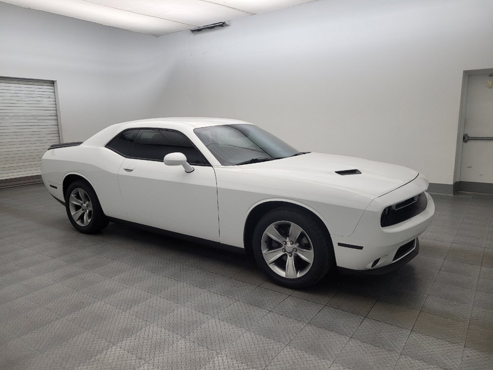 Used 2016 Dodge Challenger SXT RWD image 11