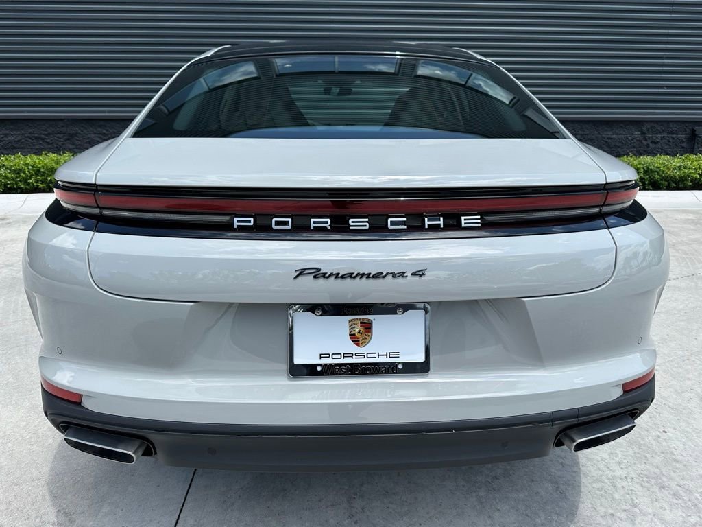 Used 2025 Porsche Panamera image 11