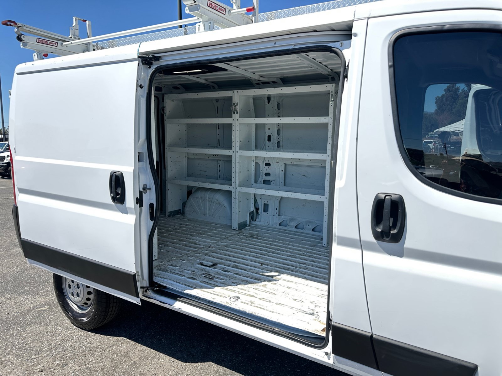 Used 2024 RAM ProMaster 2500 w/ Convenience Group FWD image 20