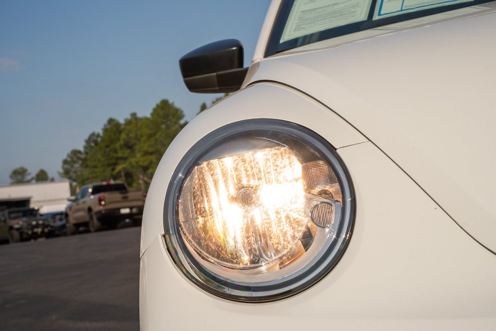 Used 2018 Volkswagen Beetle 2.0T S FWD image 8