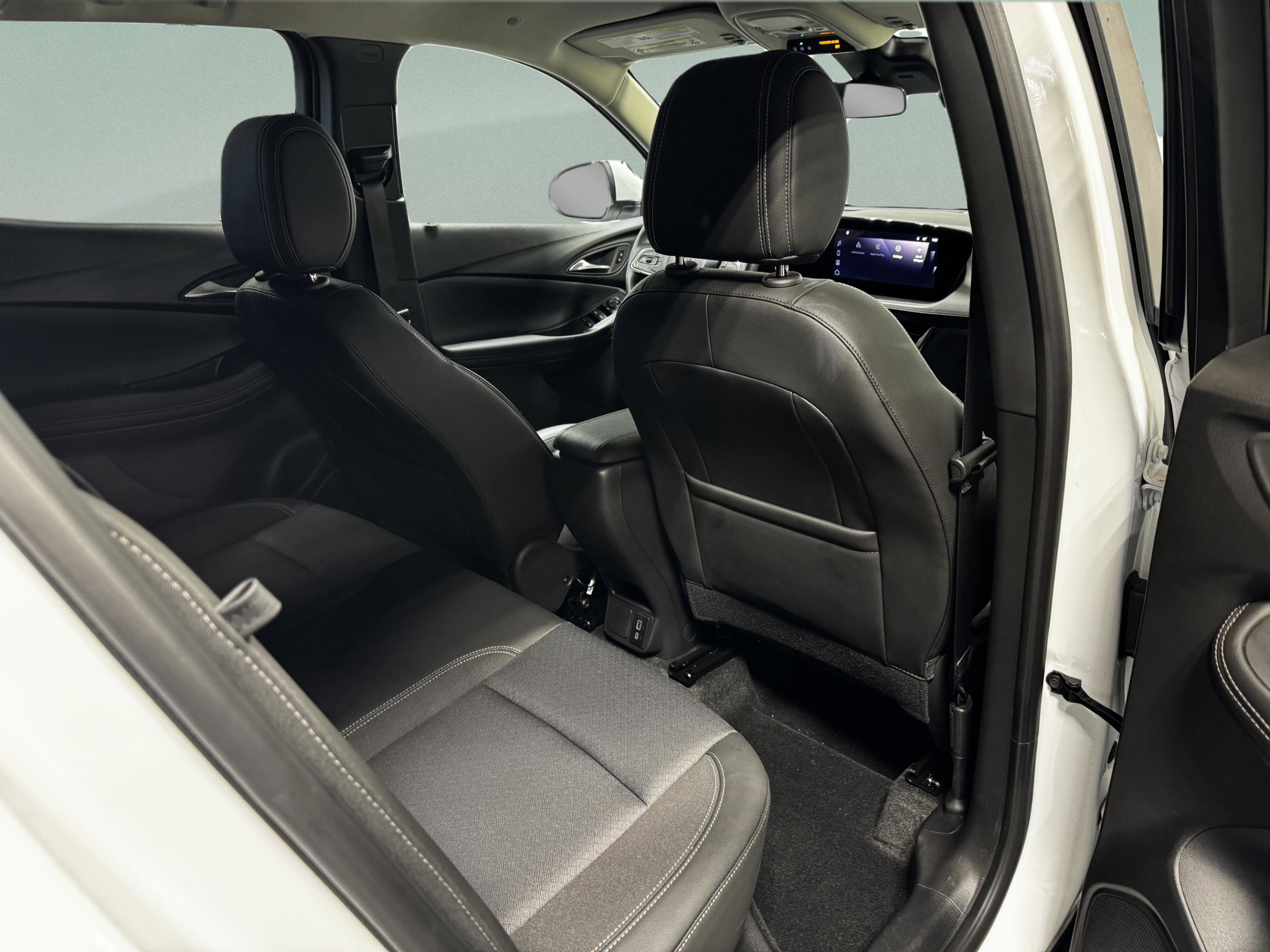 Used 2025 Buick Encore GX Preferred image 12