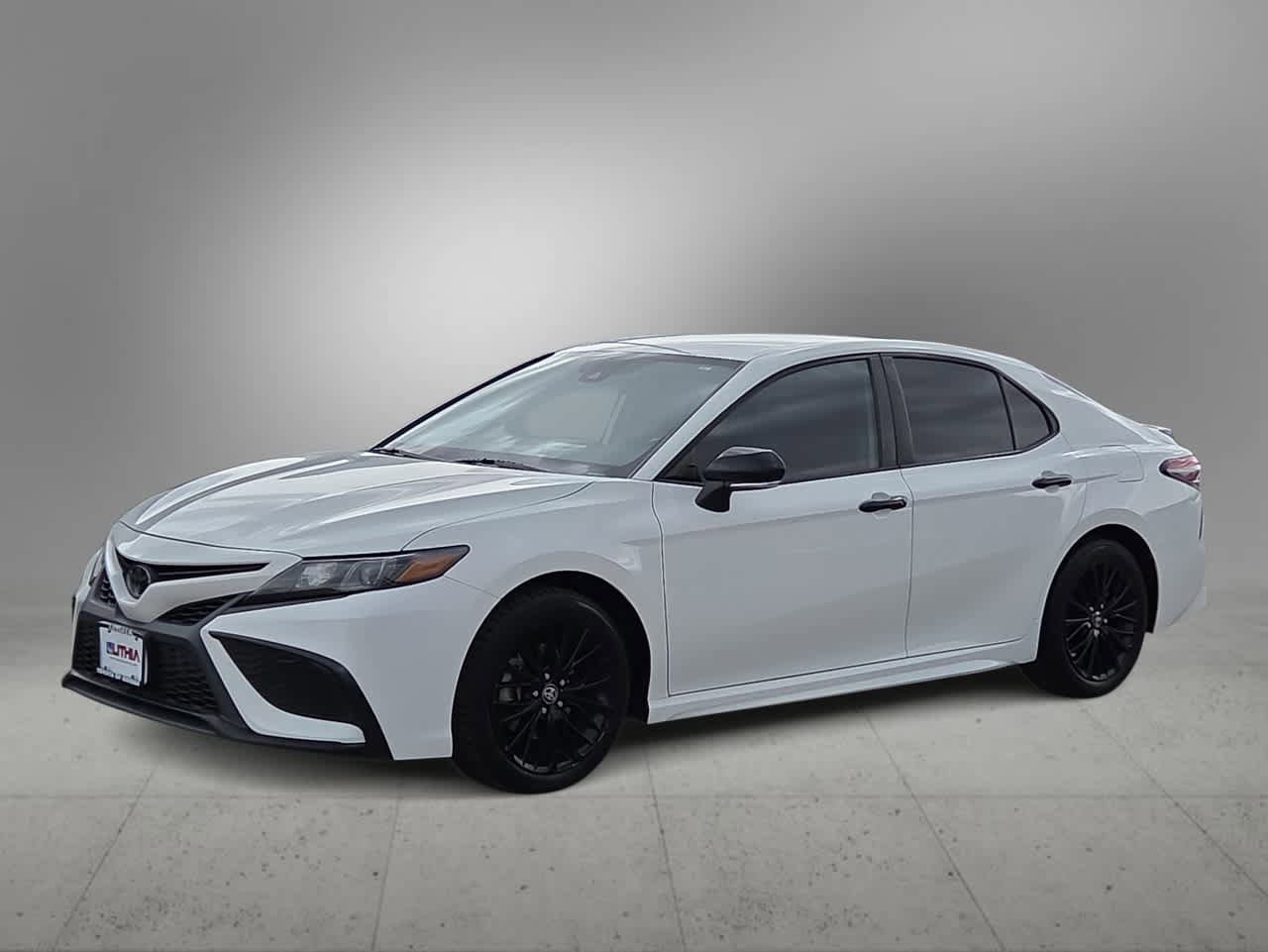 Certified 2022 Toyota Camry SE FWD image 4