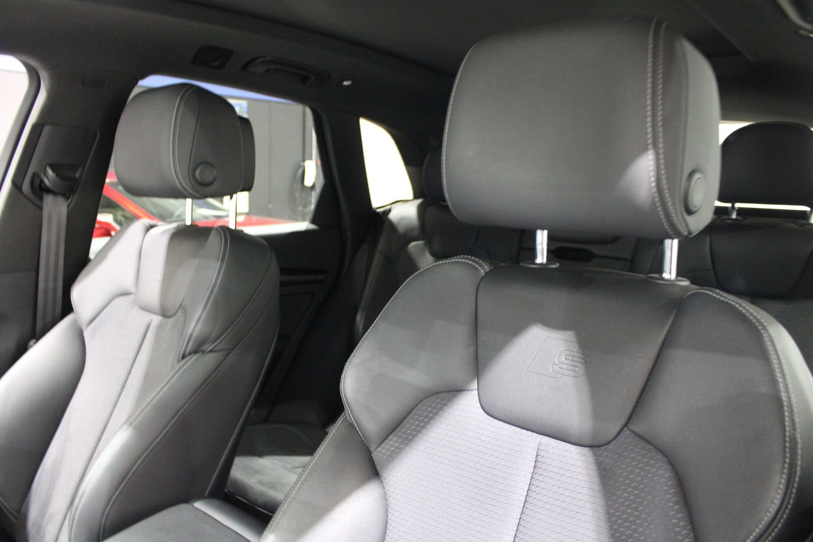 Used 2022 Audi SQ5 Premium w/ Convenience Package image 22