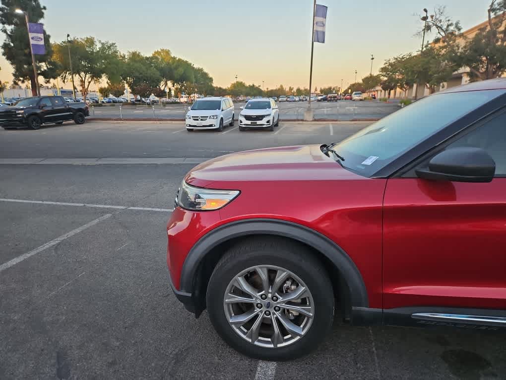Used 2020 Ford Explorer XLT w/ Equipment Group 202A RWD image 3