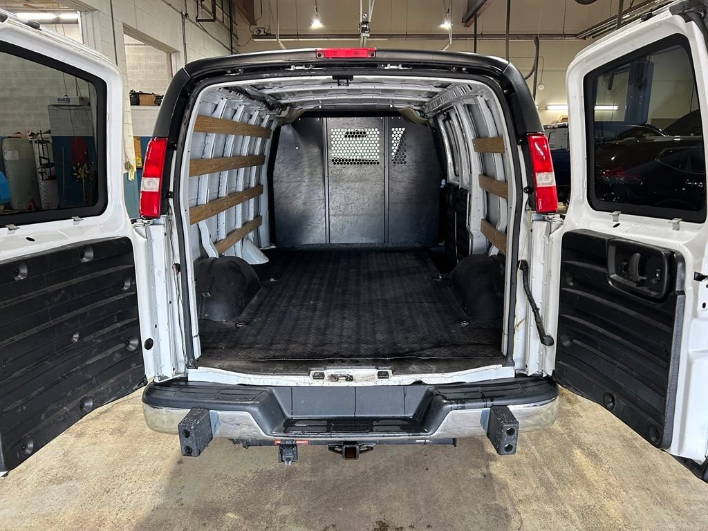 Used 2022 Chevrolet Express 2500 w/ Driver Convenience Package RWD image 13