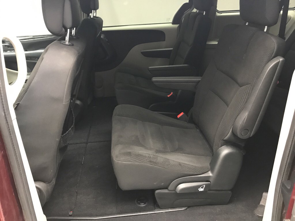 Used 2018 Dodge Grand Caravan SE image 13