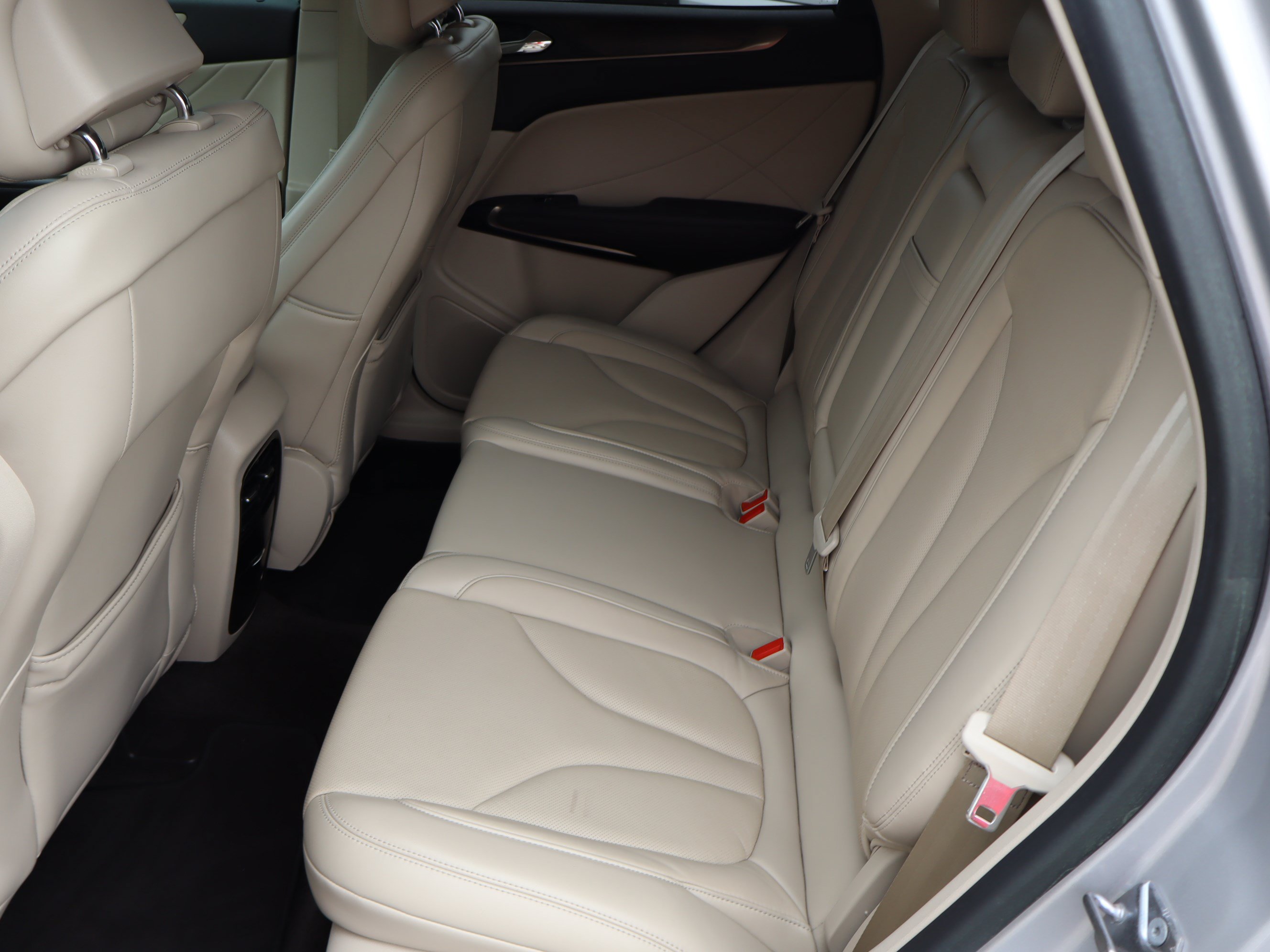 Used 2018 Lincoln MKC Reserve FWD image 31