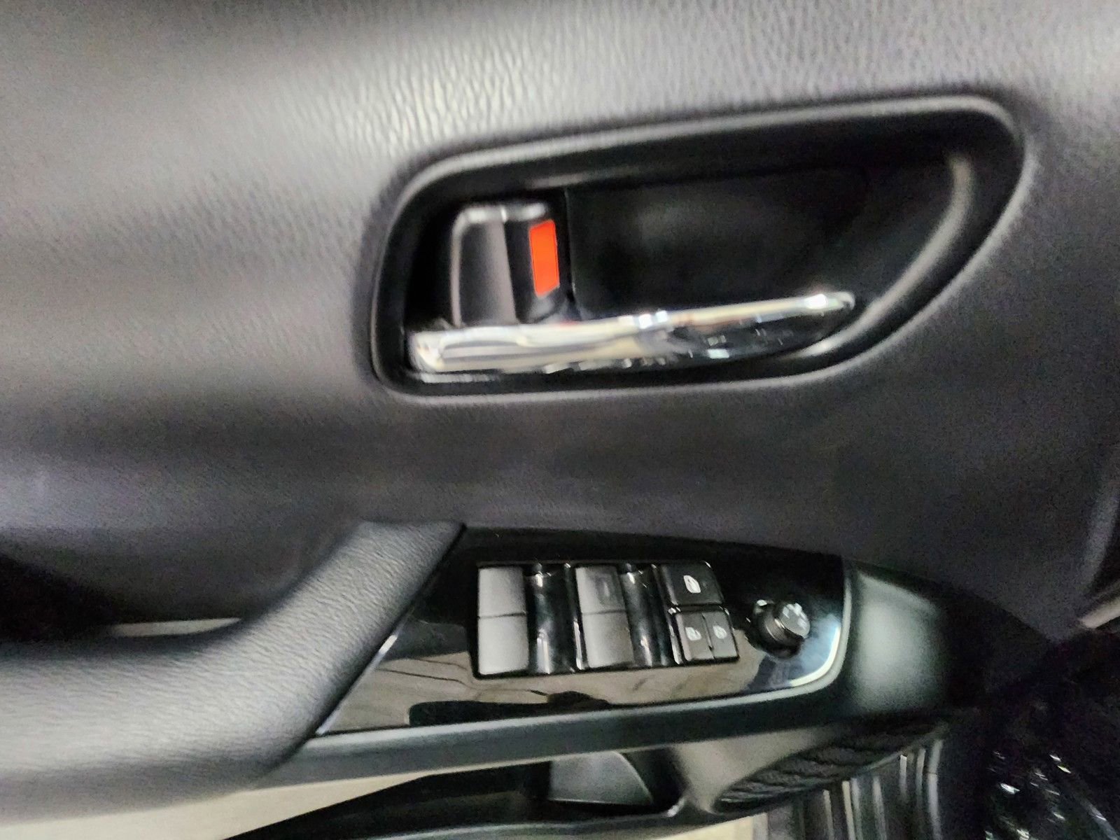 Used 2021 Toyota Prius Prime XLE image 33