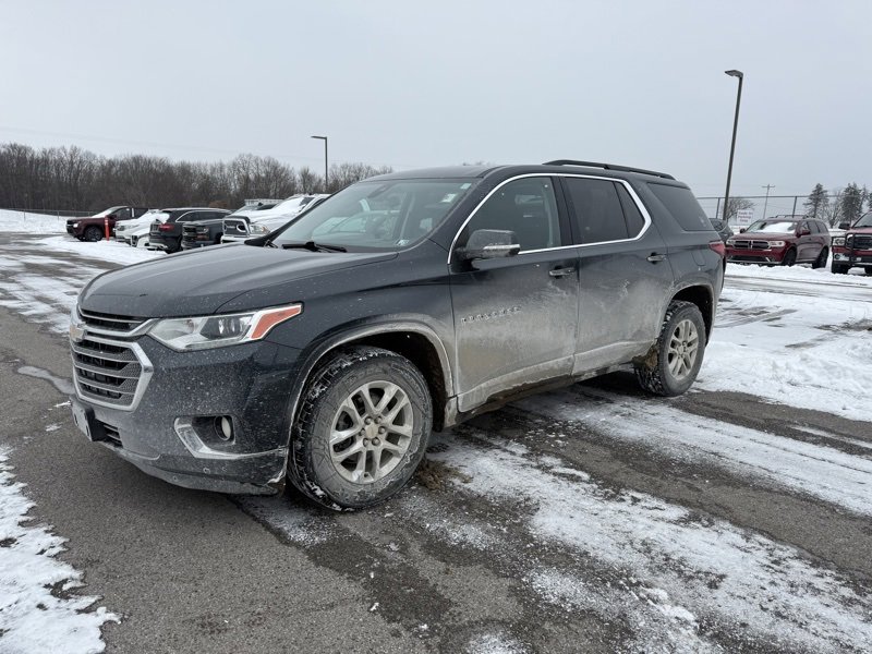 Used 2021 Chevrolet Traverse LT image 3