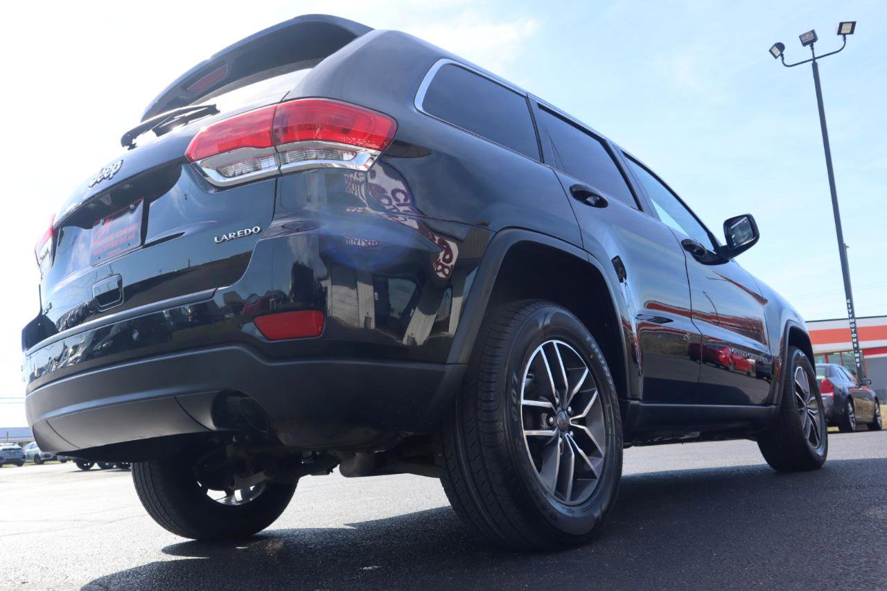 Used 2019 Jeep Grand Cherokee Laredo w/ 18" Wheel & 8.4" Radio Group image 18