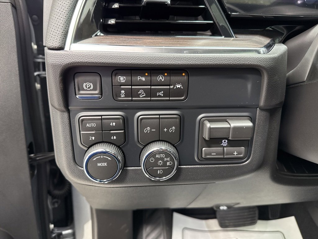 New 2026 Chevrolet Suburban Premier w/ Sun And Tow Package image 26
