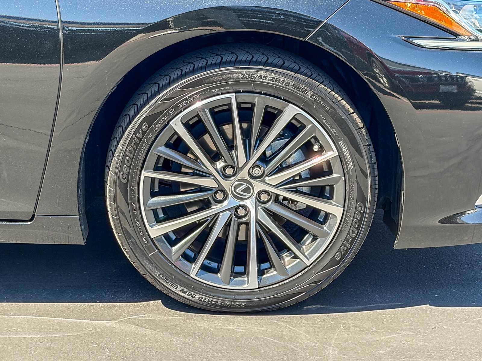 Certified 2024 Lexus ES 300h w/ Premium Package FWD image 9