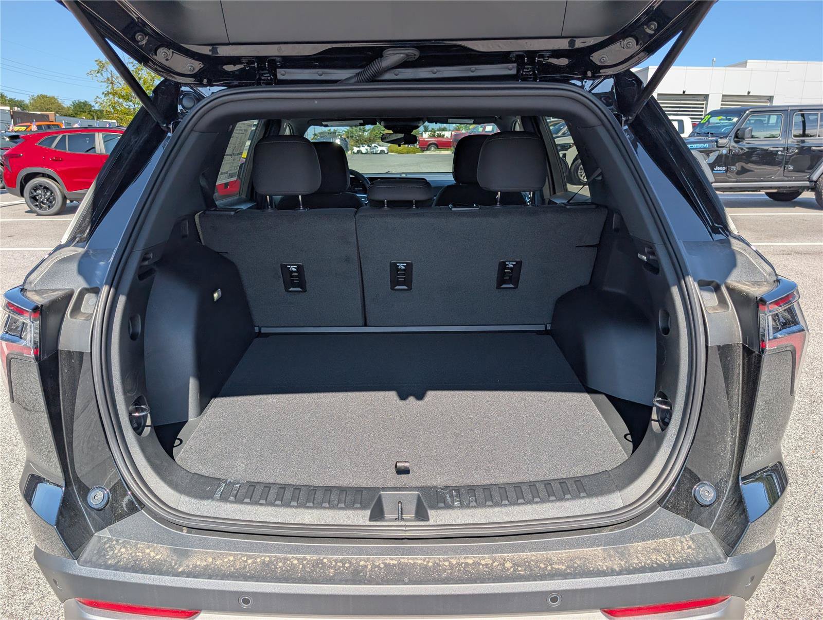 New 2027 Chevrolet Equinox LT AWD/4WD image 9