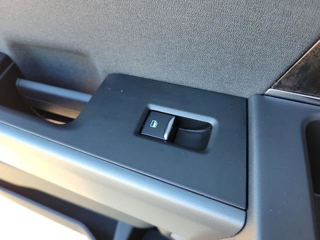 Certified 2025 Ford F350 Lariat w/ Lariat Ultimate Package image 16