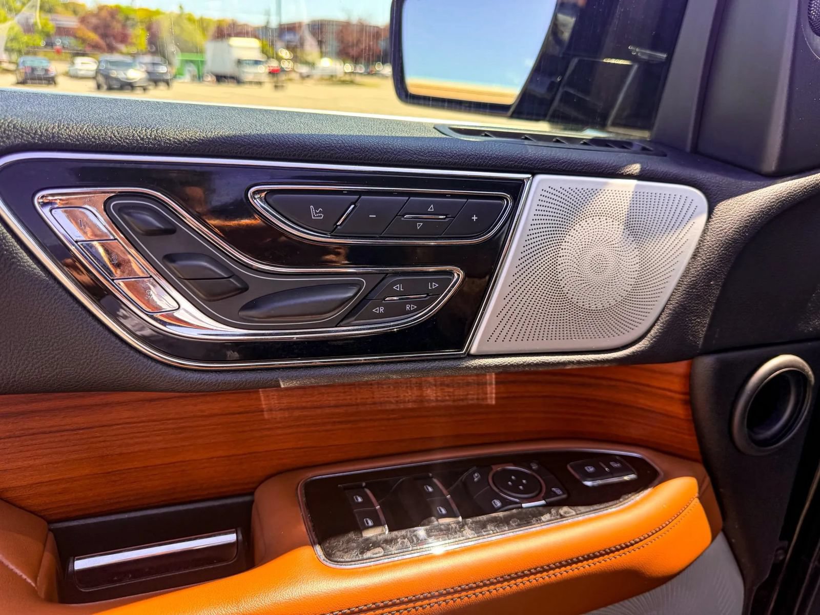 Used 2019 Lincoln Navigator L Reserve w/ Cargo Package AWD/4WD image 13