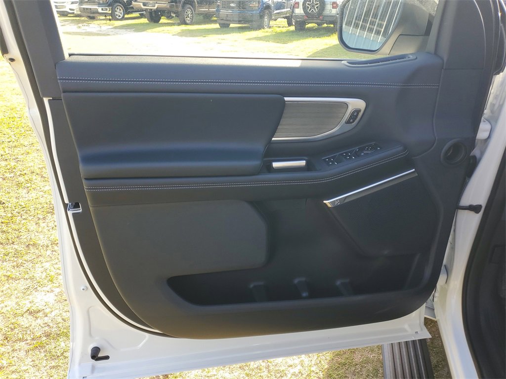 New 2025 Ford Expedition Max Platinum w/ Driver's Package image 5