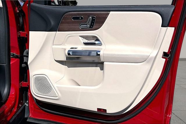 Certified 2023 Mercedes-Benz GLB 250 4MATIC image 31