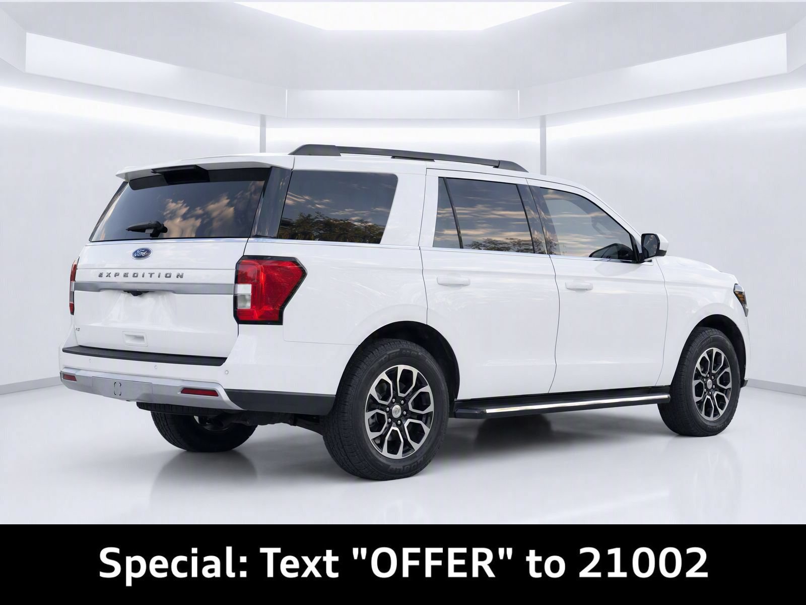 Used 2022 Ford Expedition XLT RWD image 4