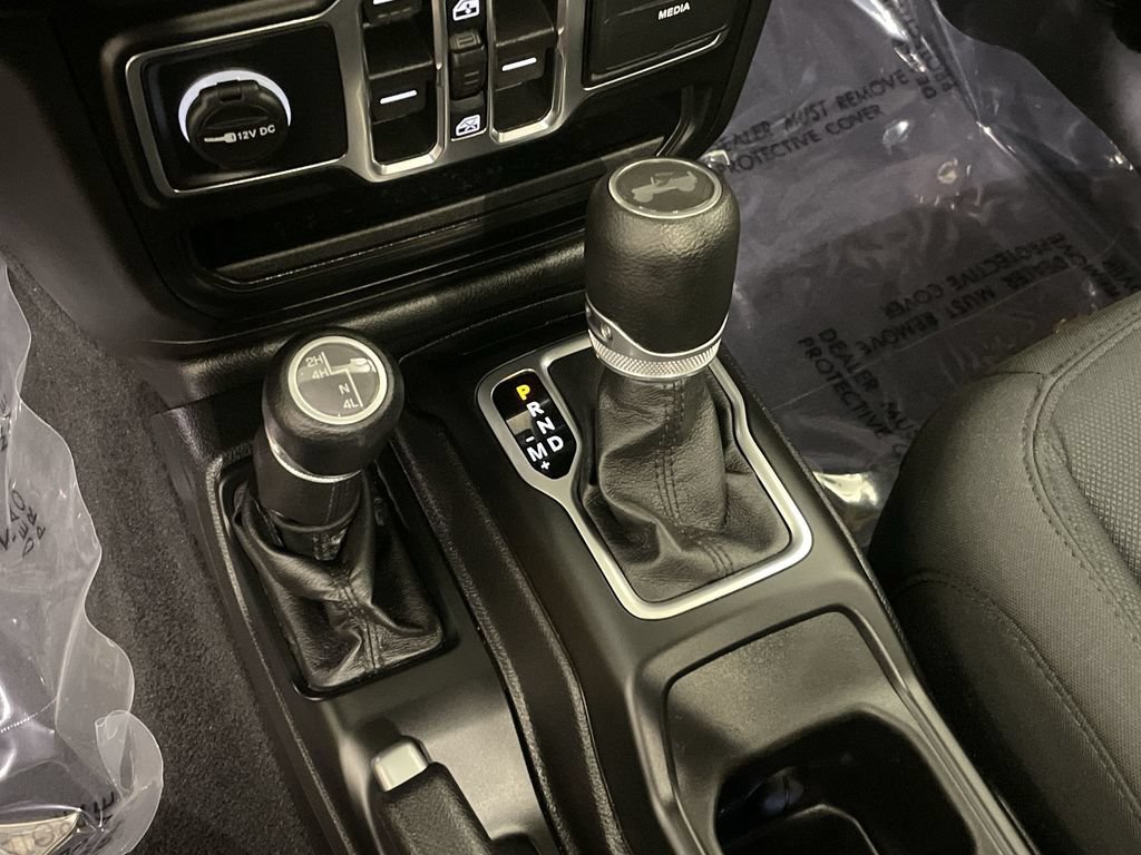 Used 2021 Jeep Wrangler Unlimited Sport AWD/4WD image 9