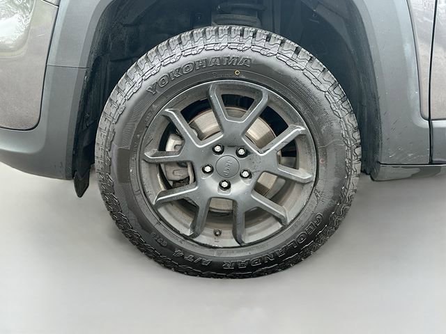 Used 2019 Jeep Renegade Latitude w/ Cold Weather Group AWD/4WD image 29