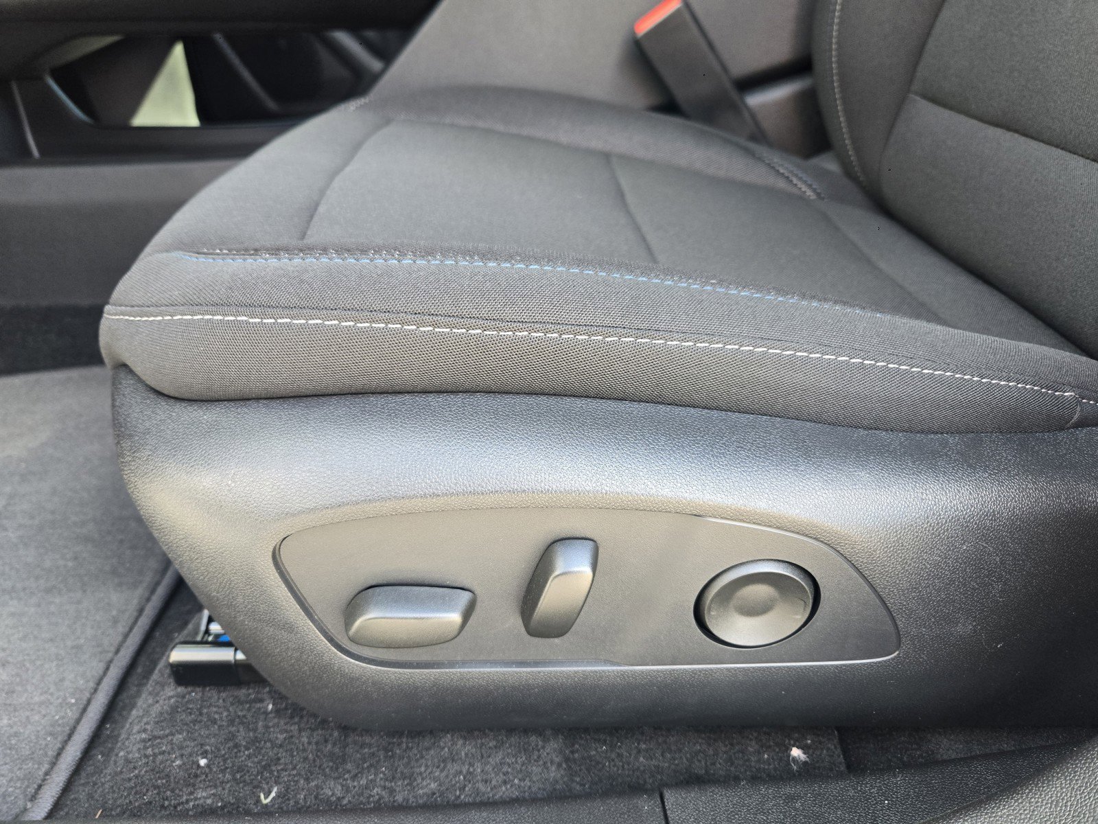 New 2026 Chevrolet Equinox EV LT w/ Comfort Package image 17