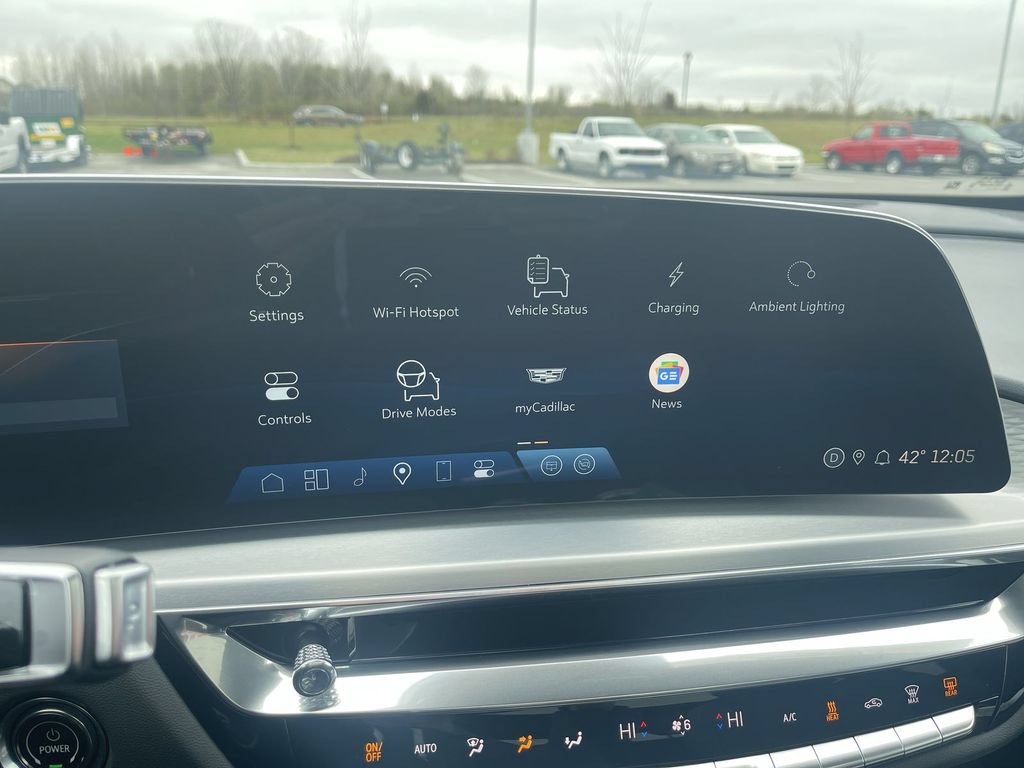 Certified 2024 Cadillac Lyriq Premium Luxury AWD/4WD image 25