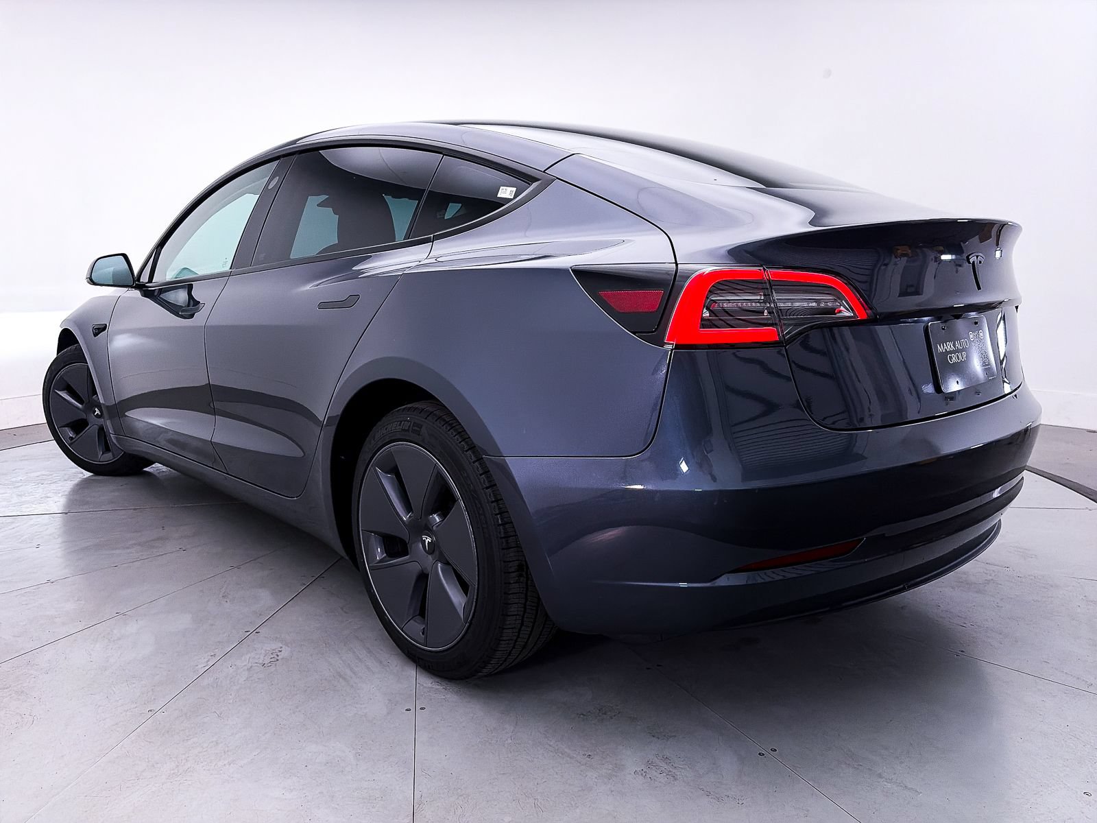 Used 2023 Tesla Model 3 Standard Range RWD image 2