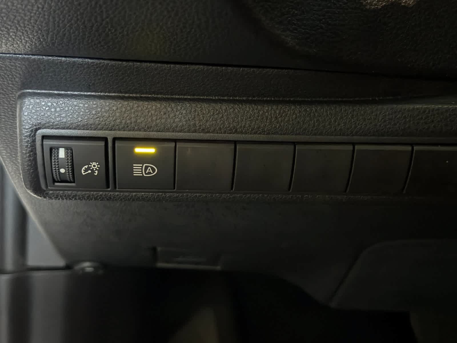 Used 2026 Toyota Corolla SE FWD image 29