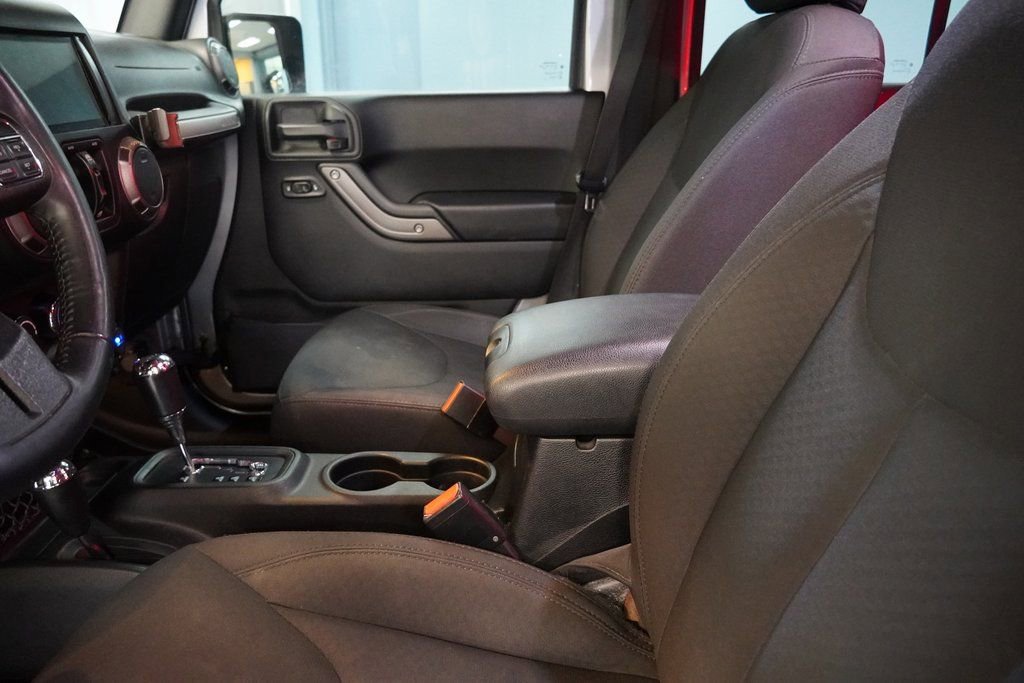 Used 2018 Jeep Wrangler Unlimited Sport S image 17