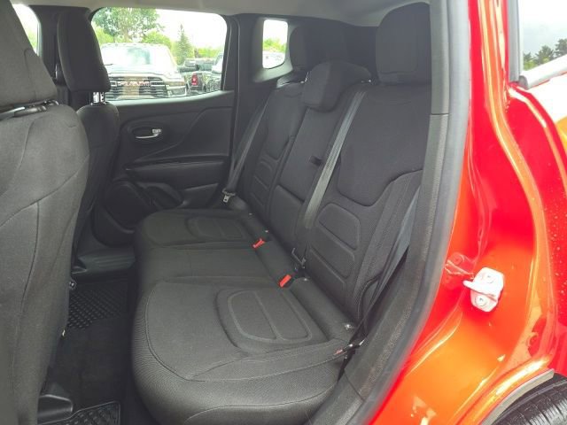 Used 2022 Jeep Renegade Latitude w/ Convenience Group AWD/4WD image 26