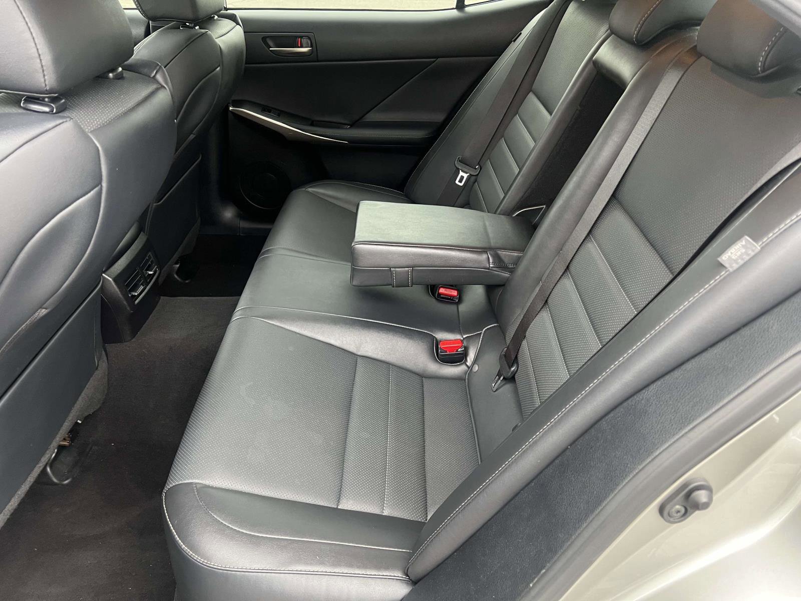 Used 2020 Lexus IS 350 F Sport w/ F Sport Package image 11